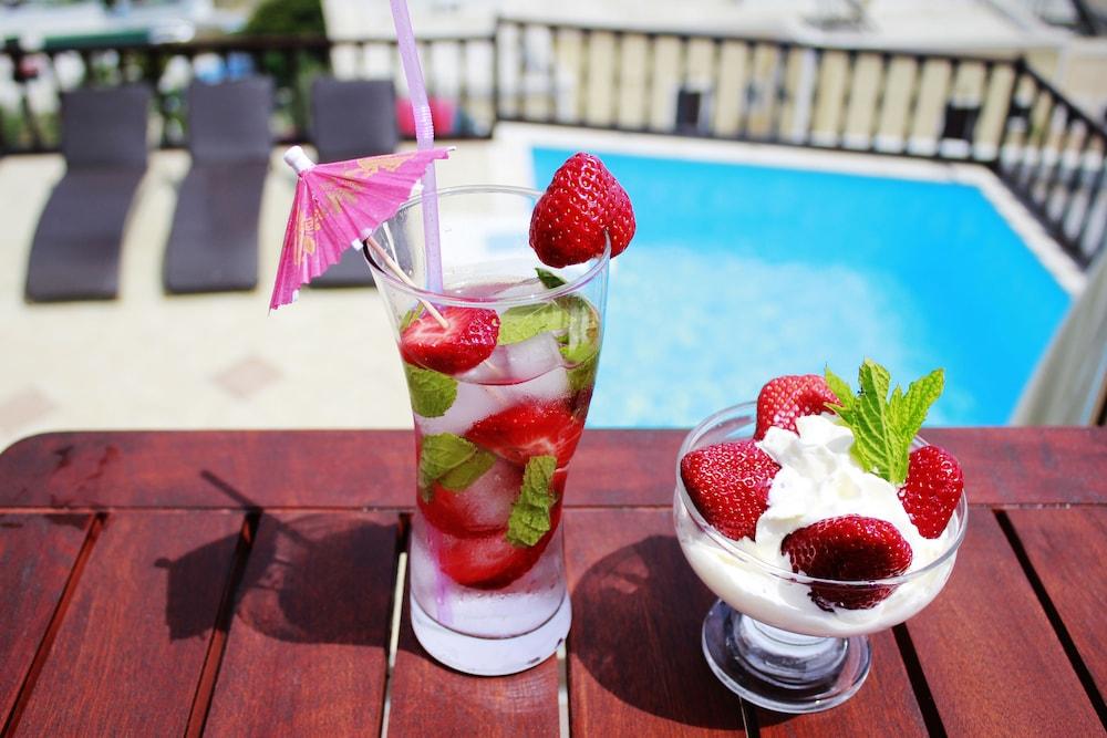 Amerisa Suites & Villa Fíra Kültér fotó