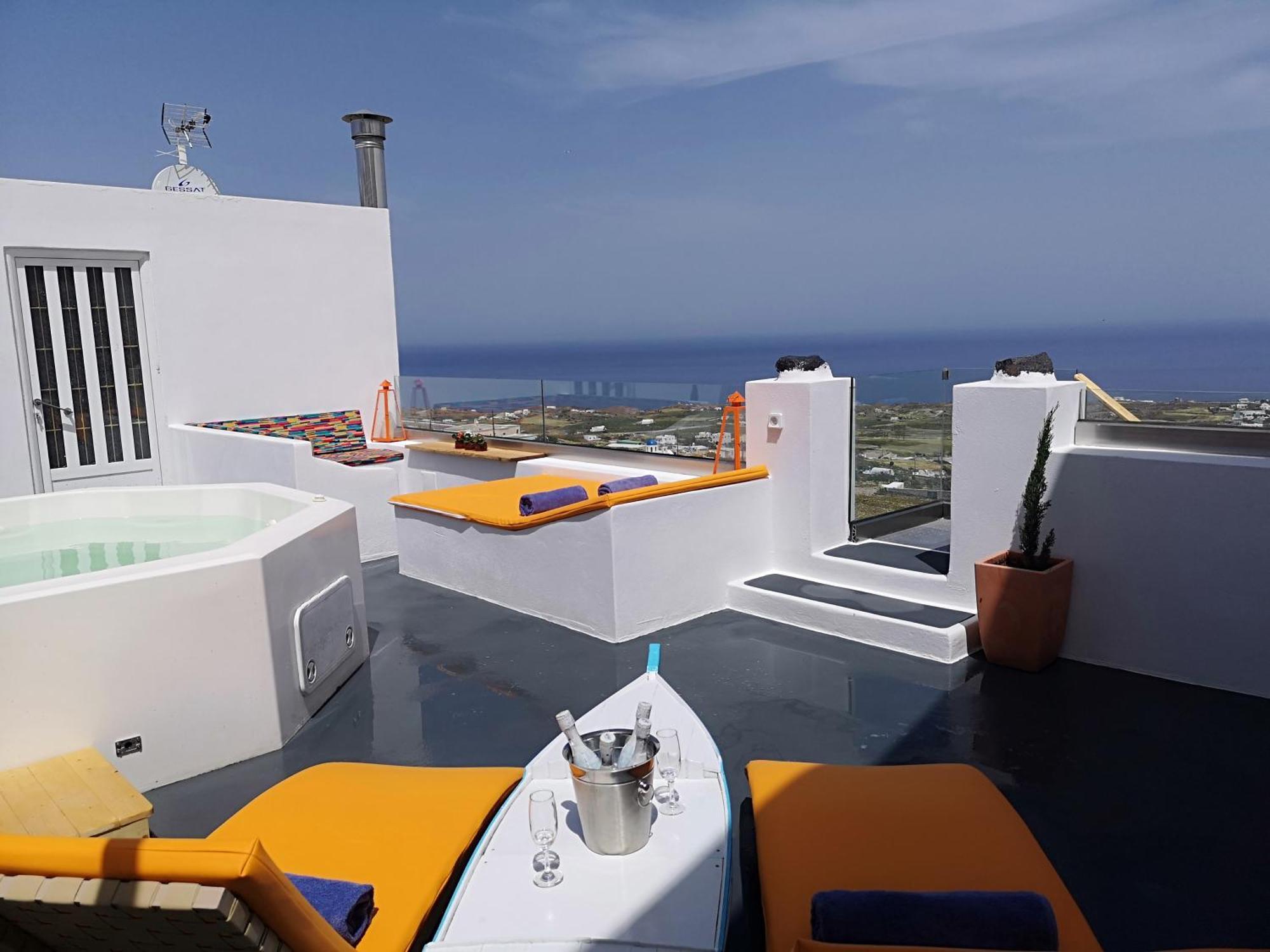 Amerisa Suites & Villa Fíra Szoba fotó